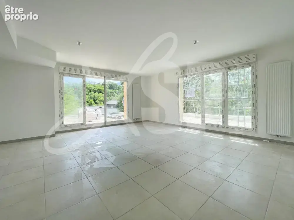 Appartement T4 neuf (D003)