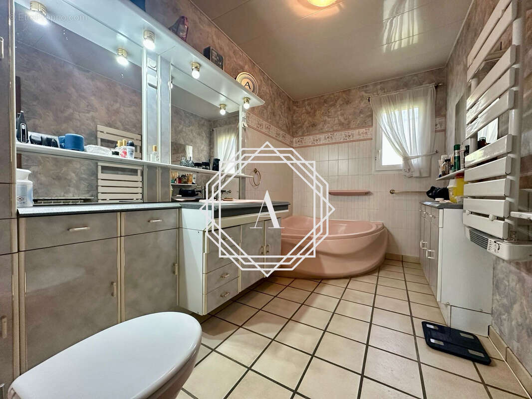 Maison à SAINTE-GENEVIEVE