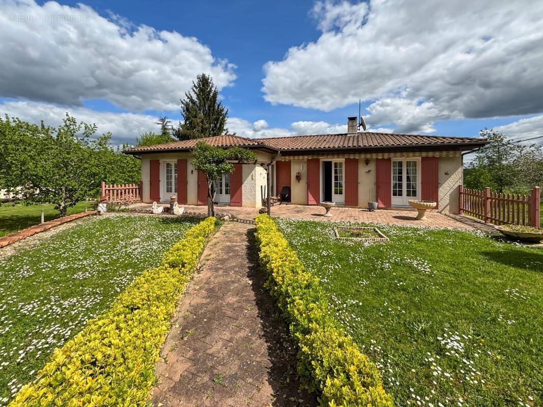 Maison à DOUZILLAC