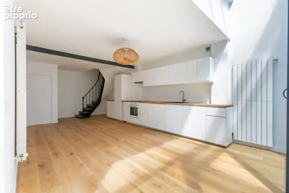 JOURDAIN / Ancien atelier réhabilité en loft duplex - photo 10