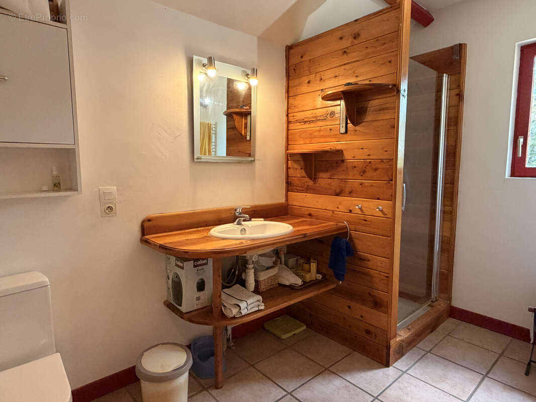 Maison Traditionnelle T5 - 142m2 sur 6300m2 de jardin - photo 8