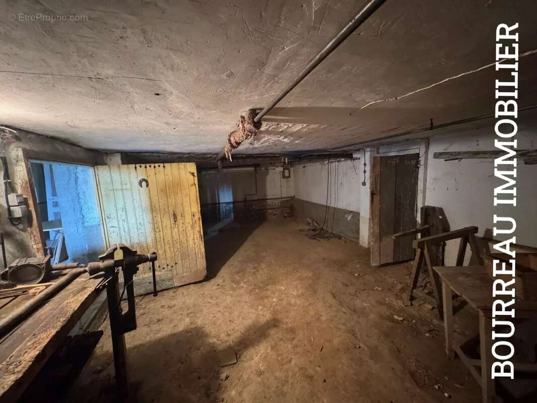 Appartement à LA CELLE-SAINT-CYR