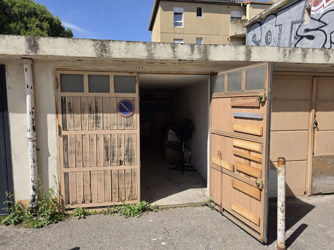 Parking à NIMES