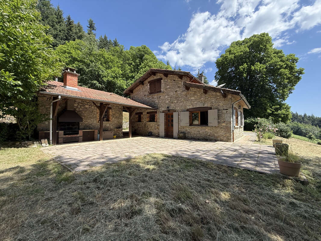 Maison à CELLES-SUR-DUROLLE