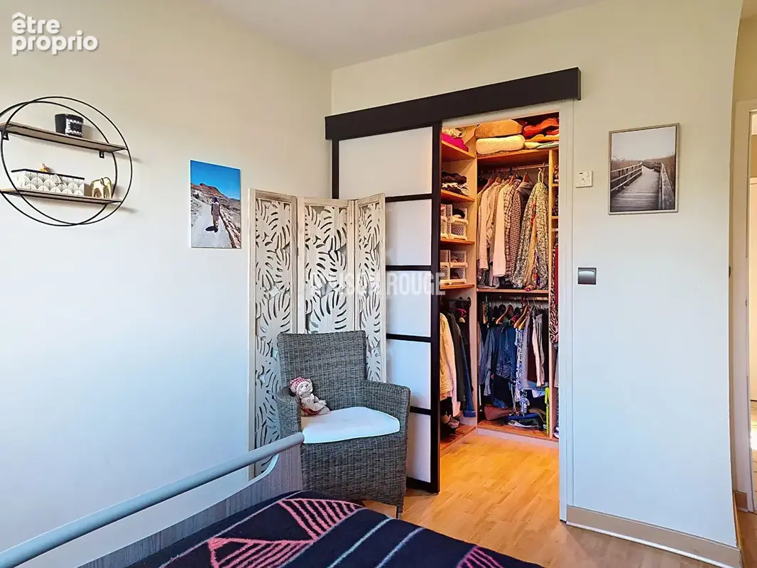 Maison familiale de 144 m² sur un terrain paysagé de 677 m² - photo 12