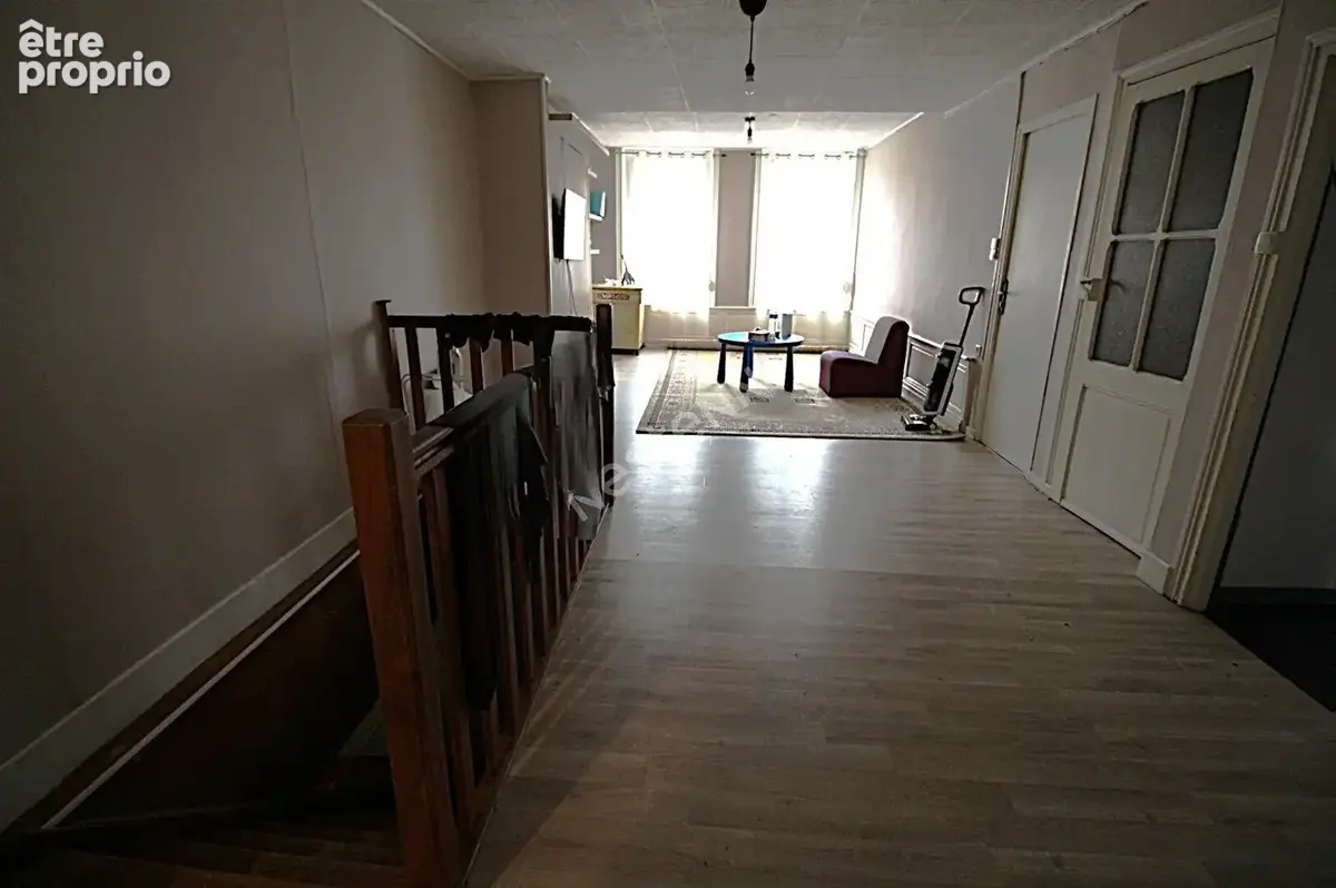 MONTCORNET : Local commercial (supérette) + Appartement - photo 7