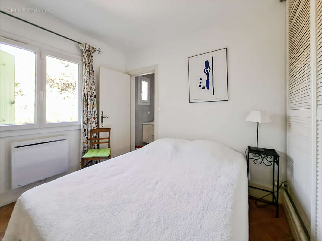 Maison 143m² à saint-mitre-les-remparts - photo 8