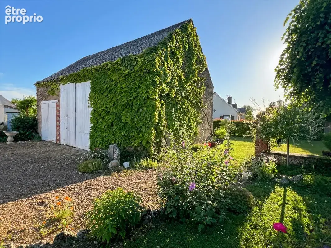  Maison en pierre avec grange et grand terrain paysagé de 2 100 m² à Péronville  - photo 11