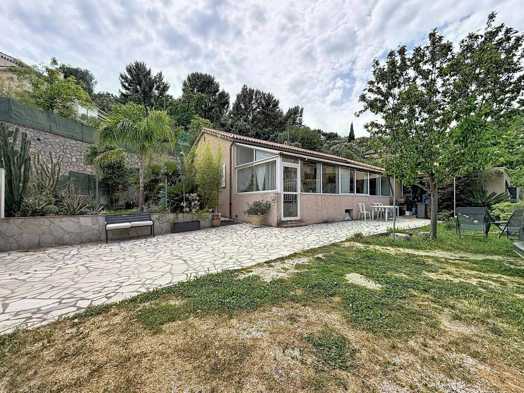 Maison à HYERES