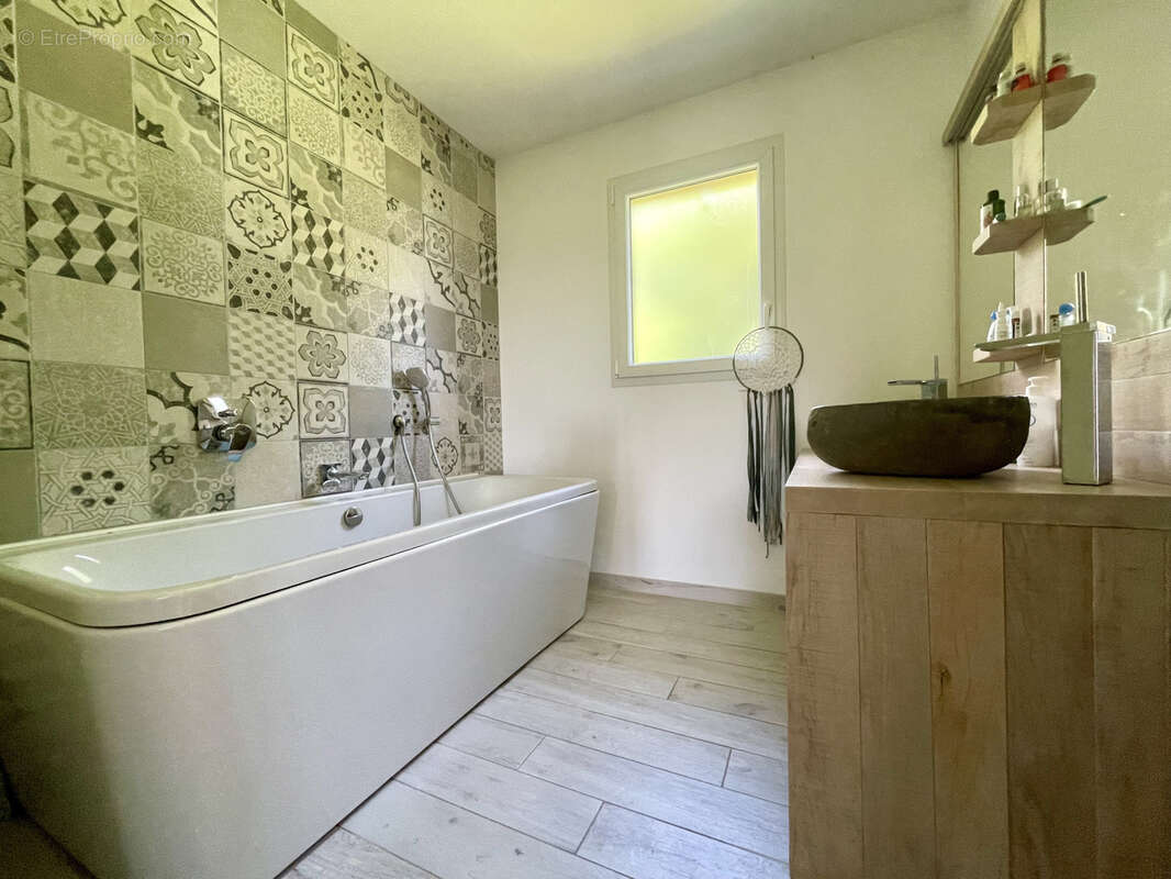 Maison plain pied avec Vue Pyrénées et couloir de nage - photo 9