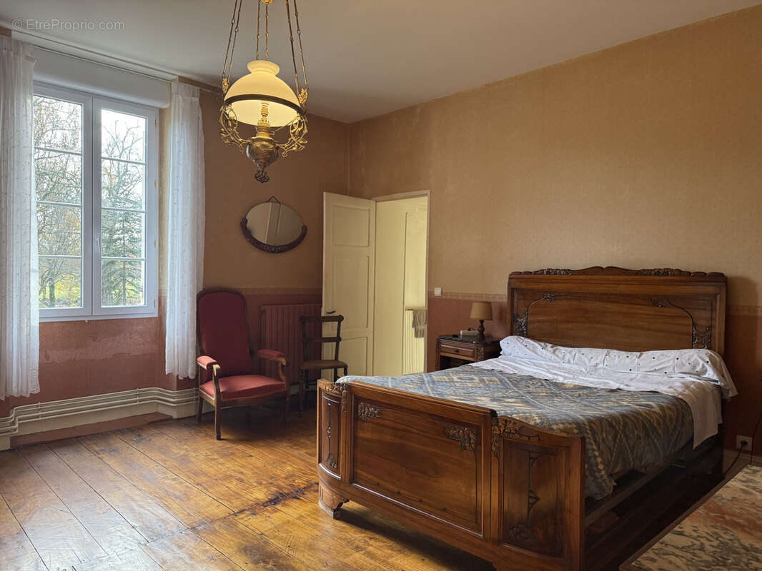 Maison à CASTELNAU-D'AUZAN