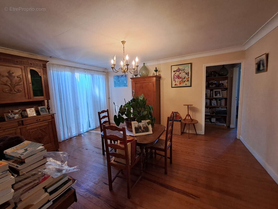 Maison à PUJOLS