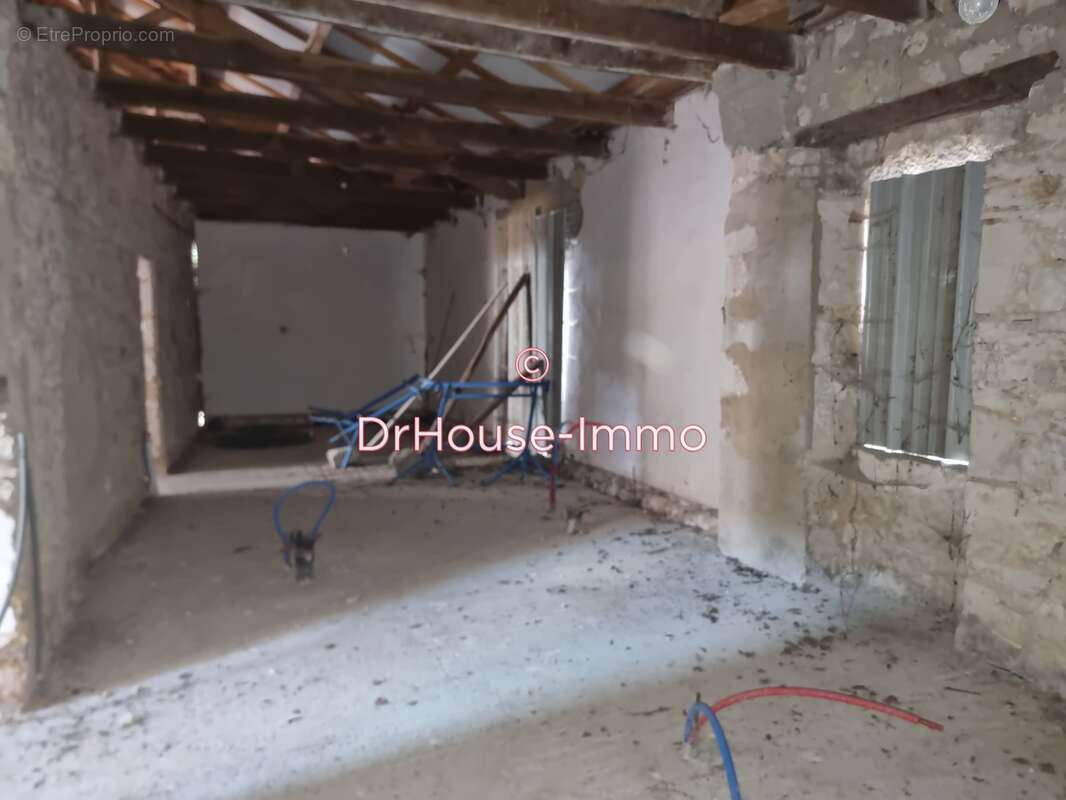 Maison à SAINT-MARTIN-DE-VILLEREAL