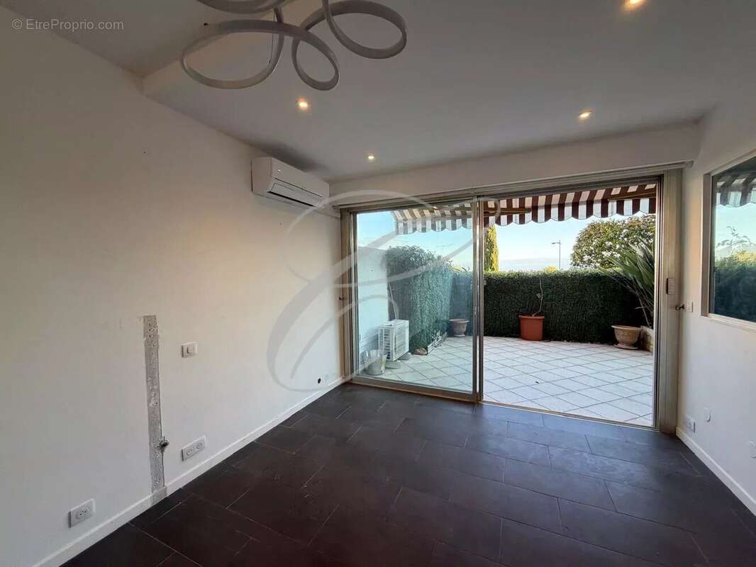 Appartement à ROQUEBRUNE-CAP-MARTIN