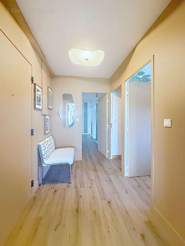Appartement à VILLENEUVE-LES-AVIGNON