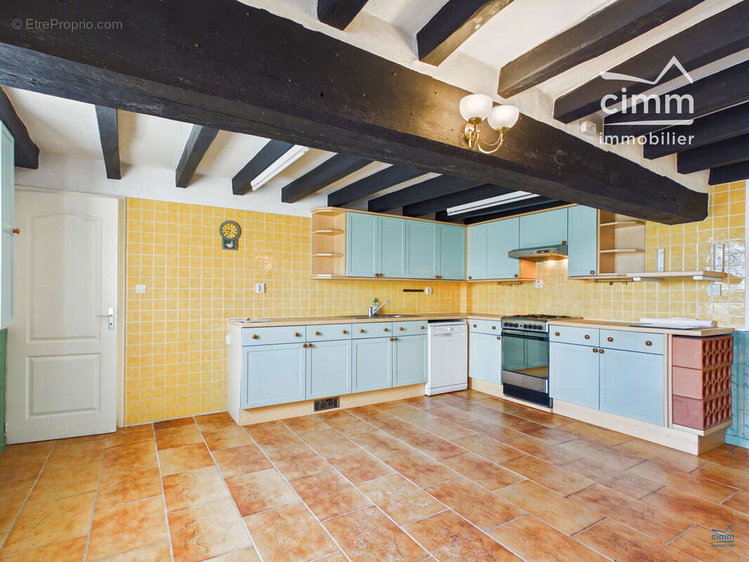 Maison 124 m² à Longue-Jumelles  - photo 2