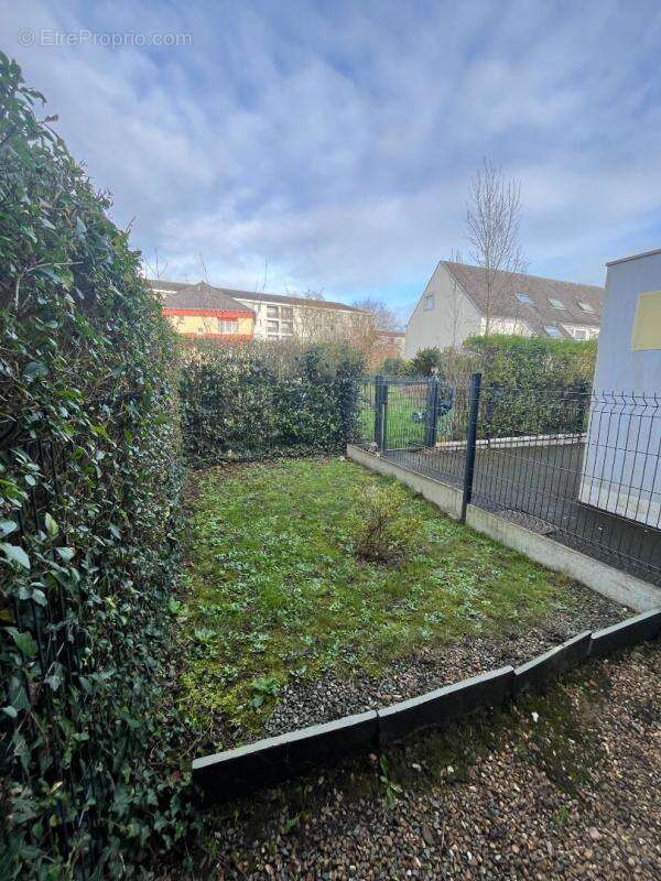 Appartement à MONTREUIL-JUIGNE
