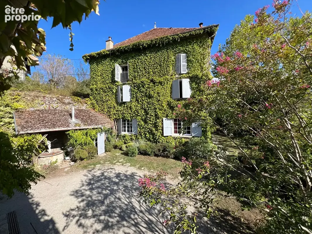 Demeure de prestige de 291 m² - photo 1