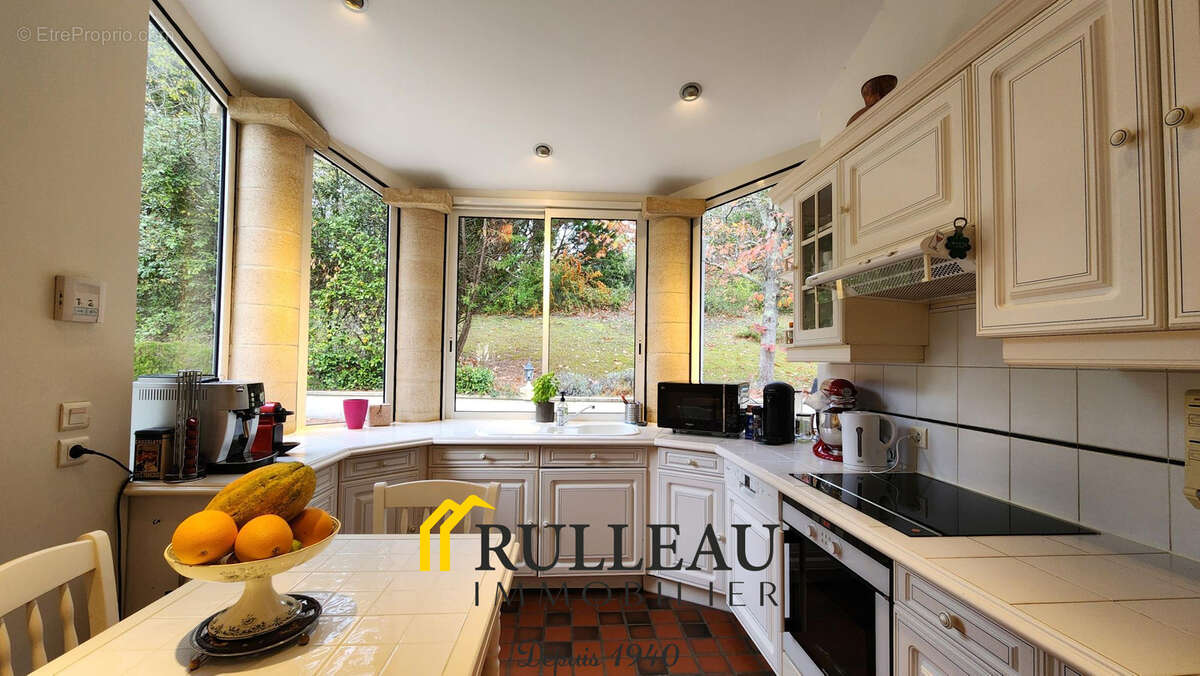 Maison à SAINT-ROMAIN-LA-VIRVEE