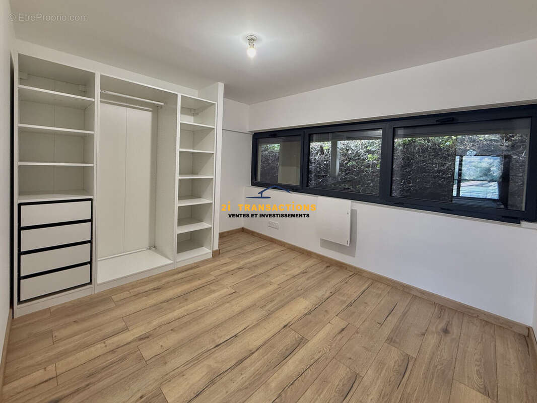 Appartement à LA TOUR-EN-JAREZ