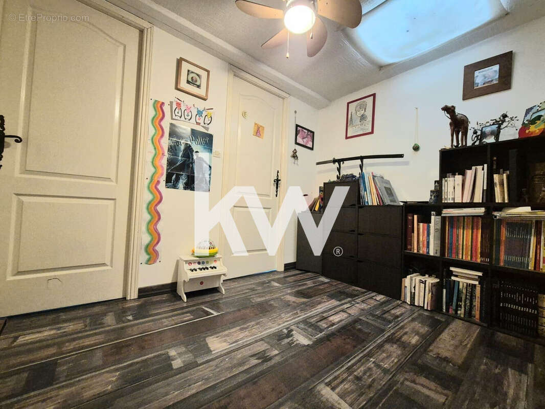 Appartement 112 m² à Le Chambon-Feugerolles  - photo 6