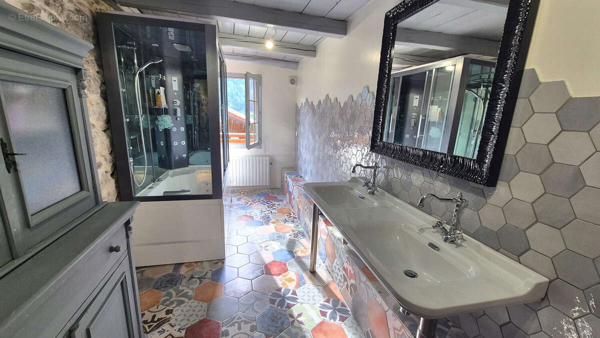 Maison 300 m² à Bonneville  - photo 6
