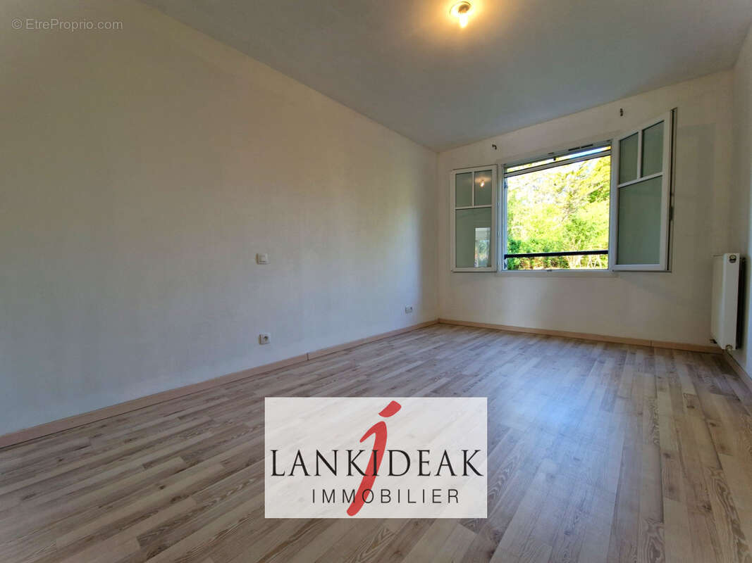 Appartement à USTARITZ