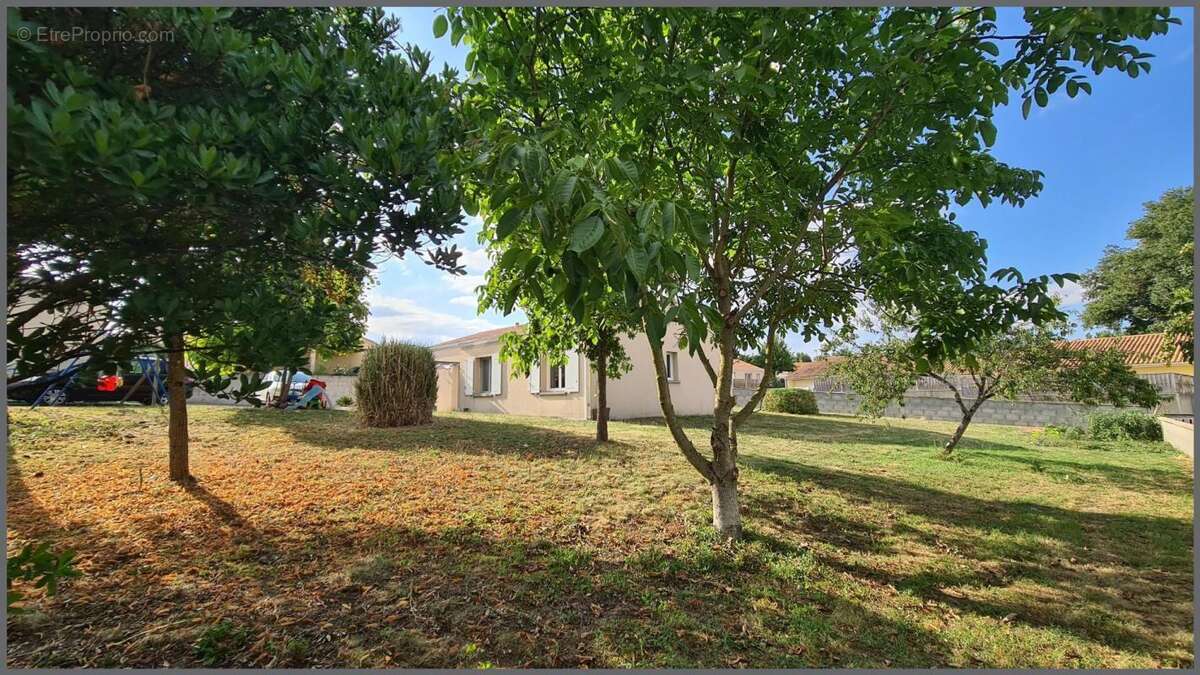 Maison à FAYE-L&#039;ABBESSE