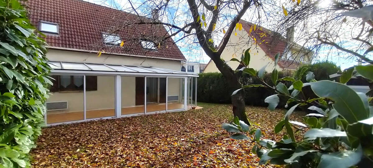 Maison à LA VILLE-DU-BOIS