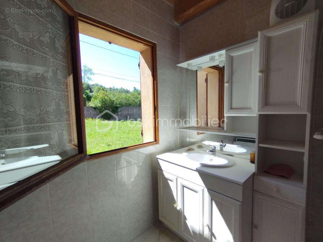 Maison à GROSPIERRES