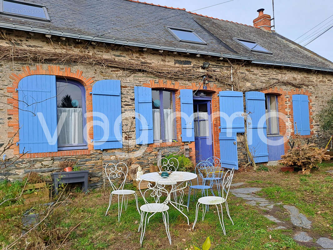 Maison à GRAND-AUVERNE