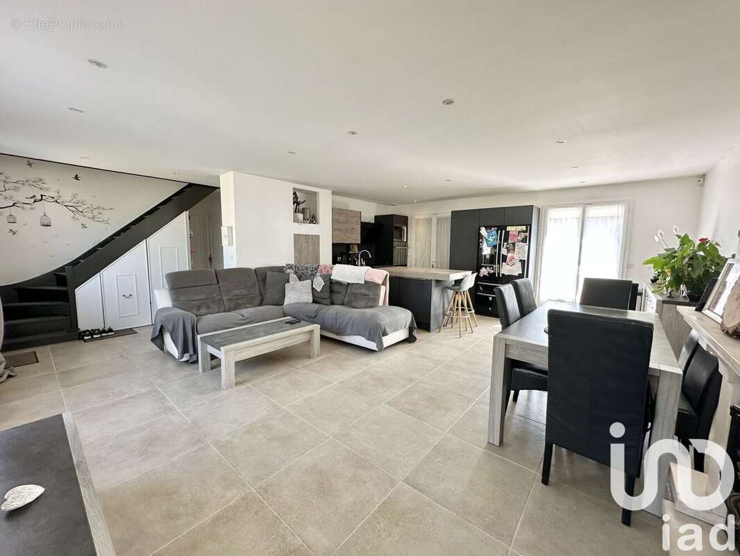 Photo 4 - Maison à CRISENOY