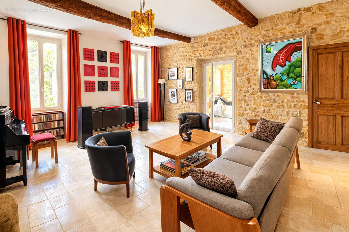Maison à COURTHEZON