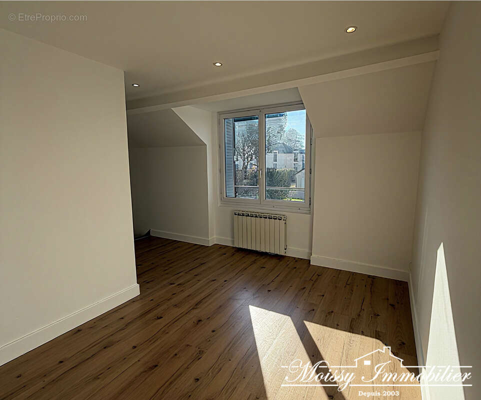 Appartement à MOISSY-CRAMAYEL
