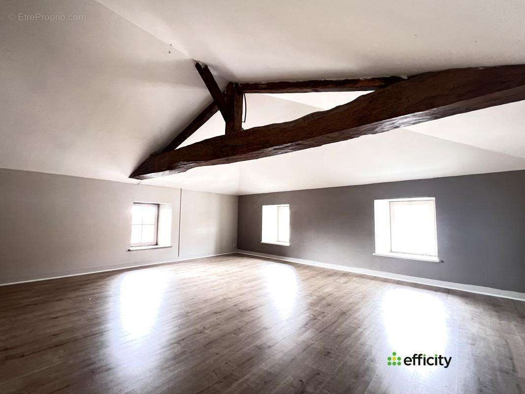 Appartement 230 m² à Fenioux  - photo 6