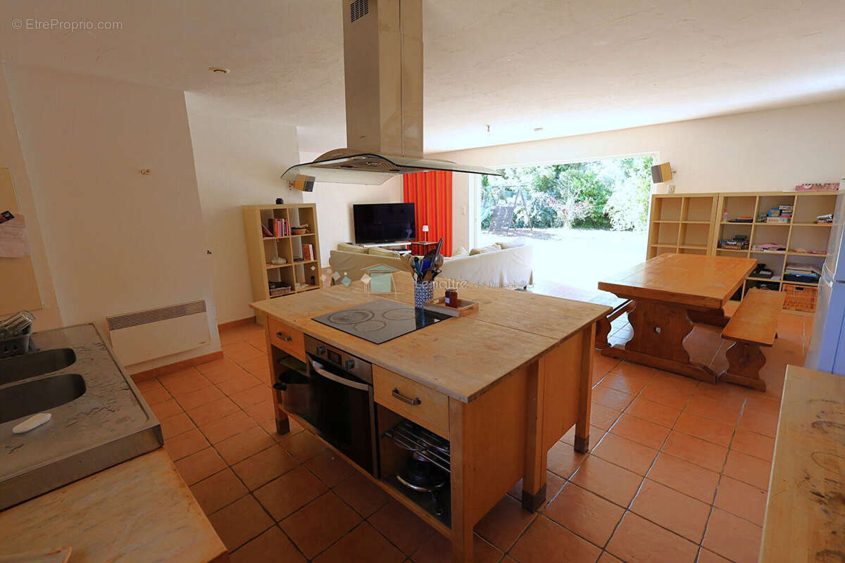 Maison à SAINT-CEZAIRE-SUR-SIAGNE