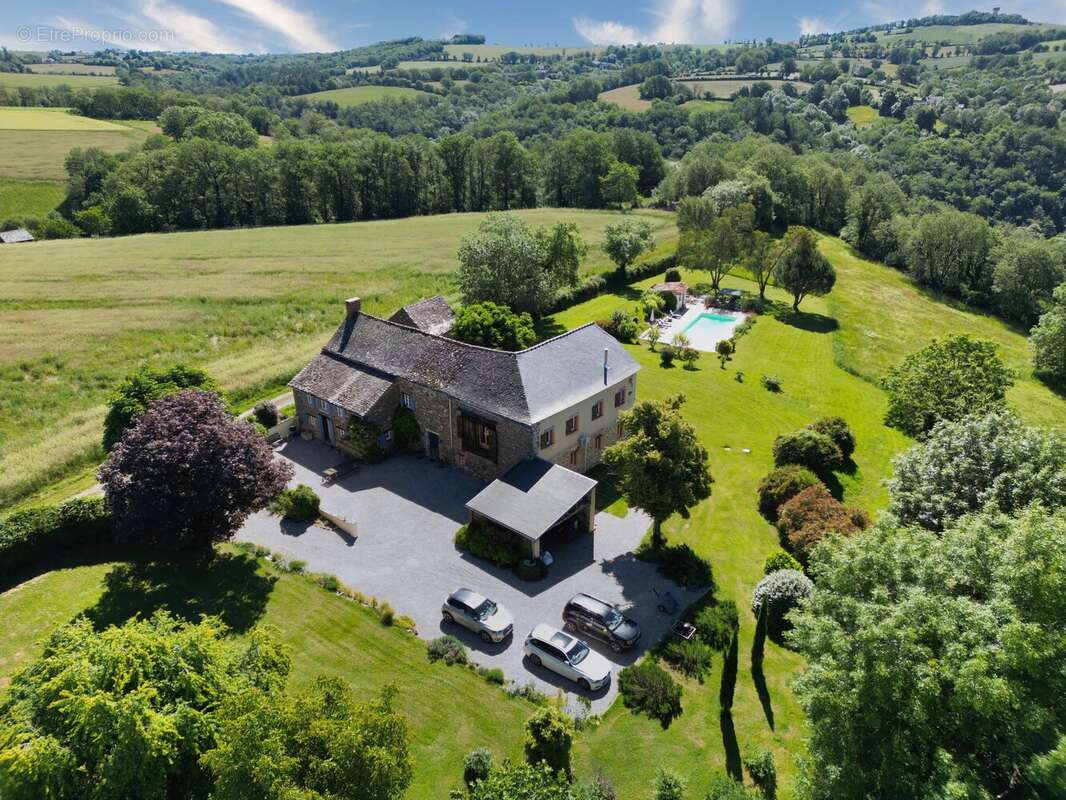 Maison à MIRANDOL-BOURGNOUNAC
