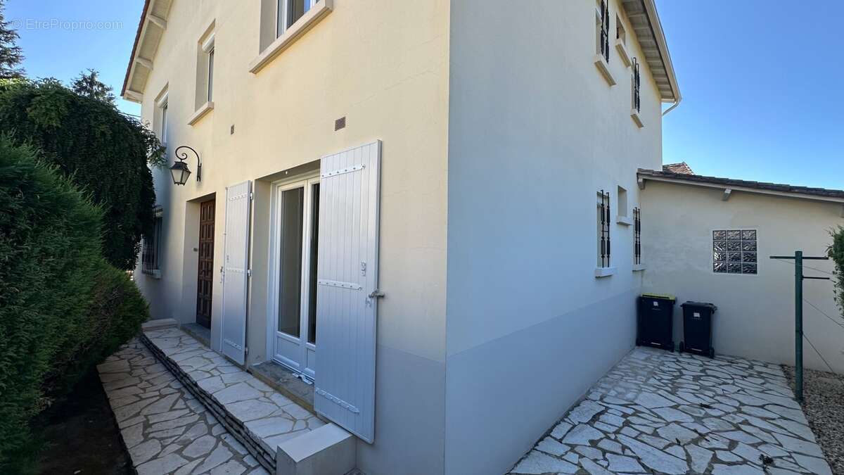 BERGERAC – Maison familiale de 174 m² avec garage, terrain 390 m² - photo 21
