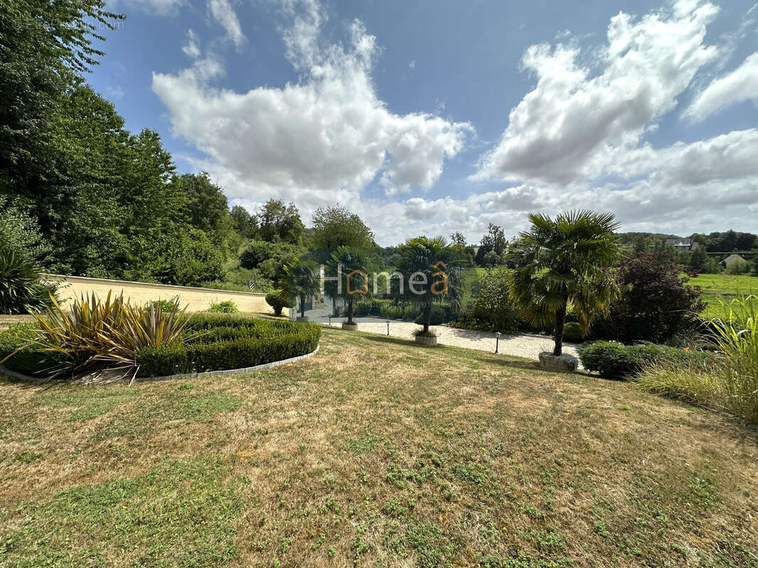 Magnifique propriété de 215 m2 sur 7 769 m2 de terrain - photo 5