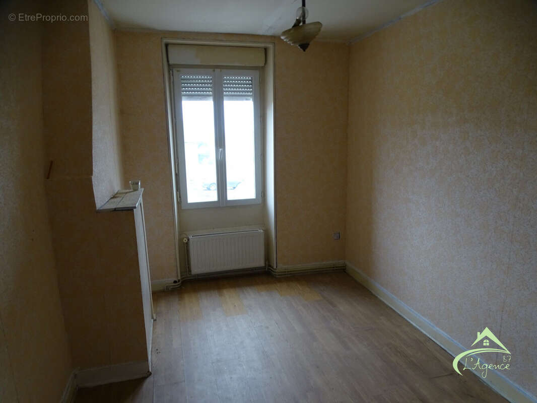 Maison à SAILLAT-SUR-VIENNE