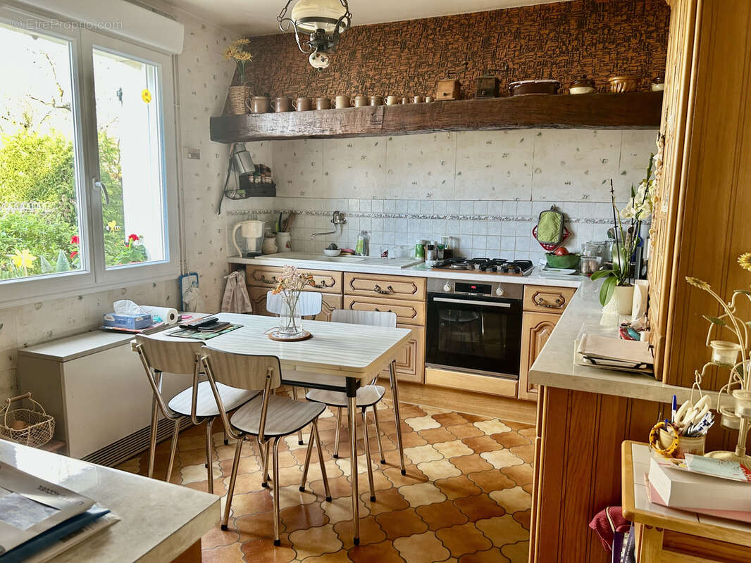 Maison à LA VILLE-AUX-DAMES