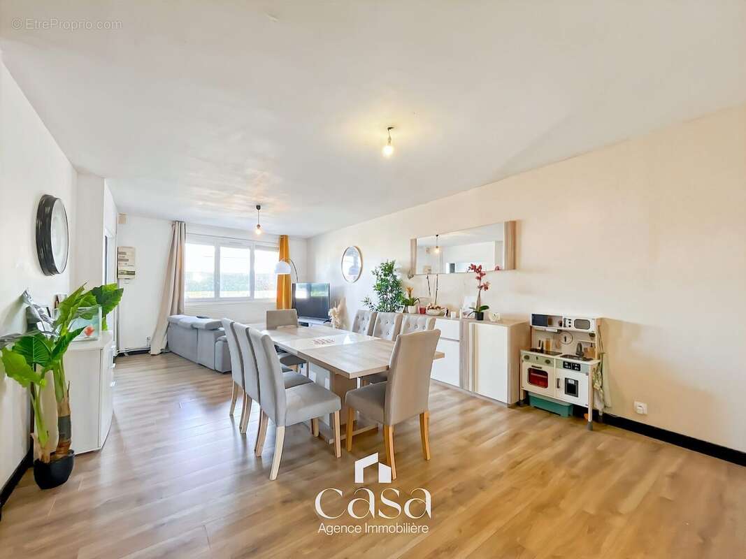 Maison à SAINT-MARTIN-DE-FONTENAY