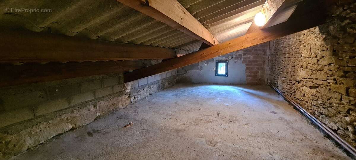 Maison à SAINT-QUENTIN-LA-POTERIE