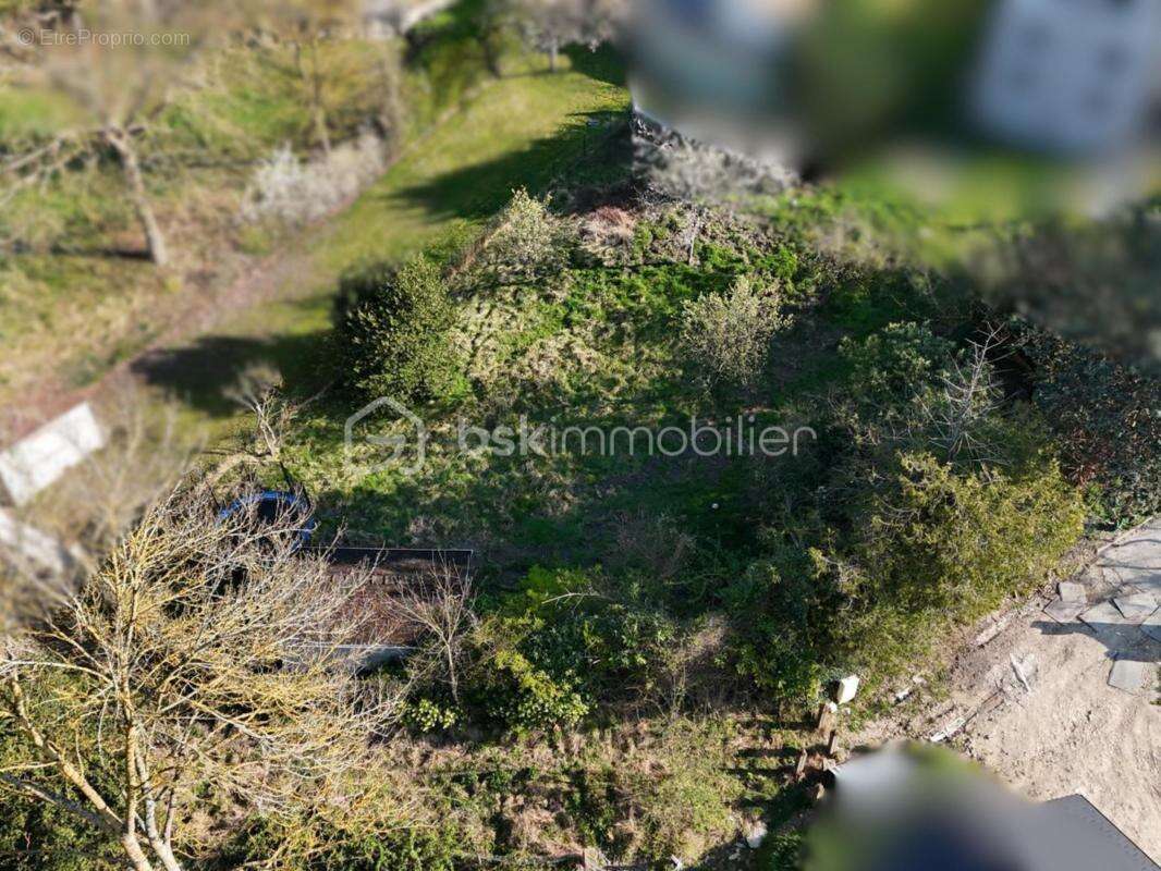 Terrain à CHALIFERT