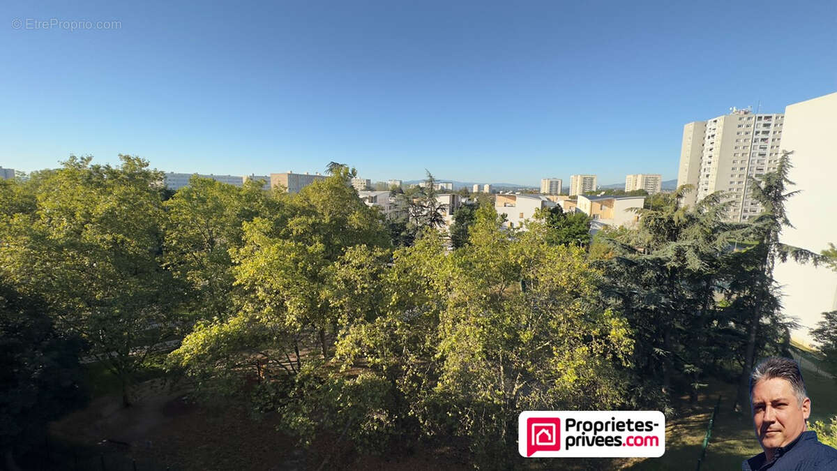 Appartement Venissieux 4 pièce(s) 81.63 m2 Vendu loué - photo 11
