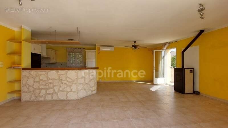 Maison à CHATEAURENARD