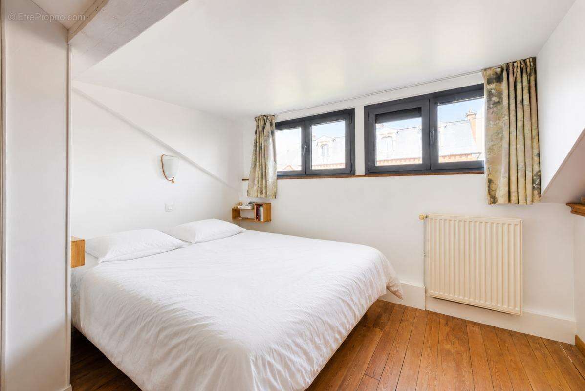 Demeure de  6 pièce(s) de 217m2 au sol - Nanterre Ville - photo 10