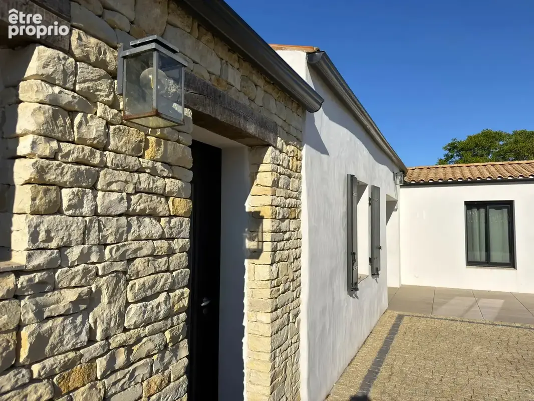 Maison de plain-pied avec piscine, au calme, à 10 minutes de La Rochelle - photo 5
