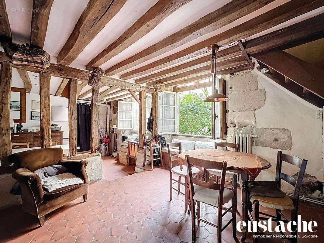 Appartement à PARIS-4E