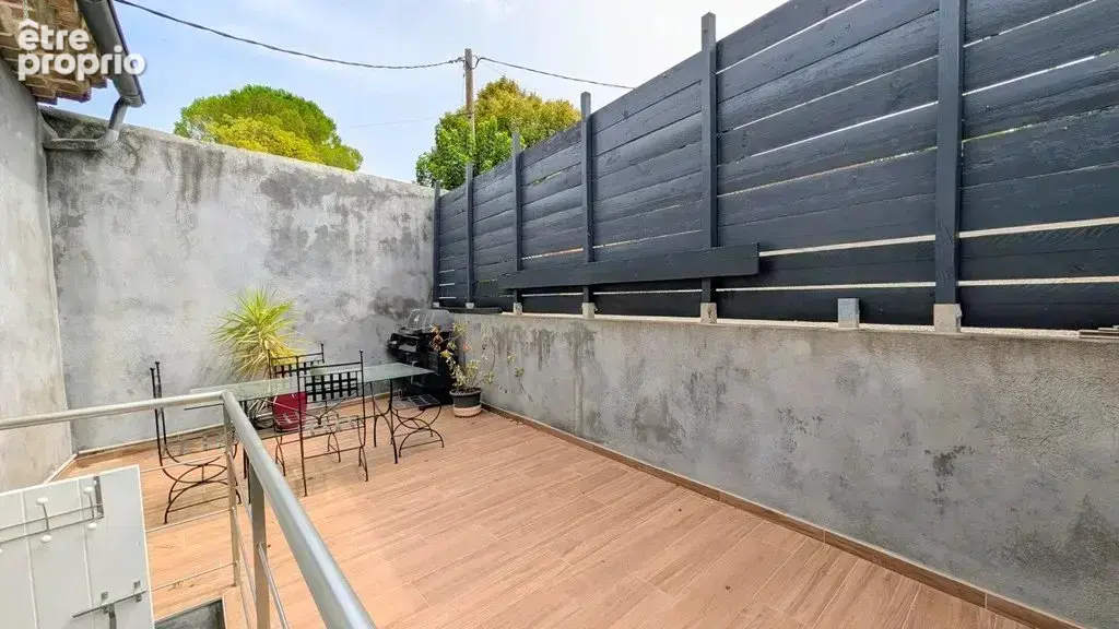 CARCES - Maison de village rénovée avec terrasse et garage - photo 9